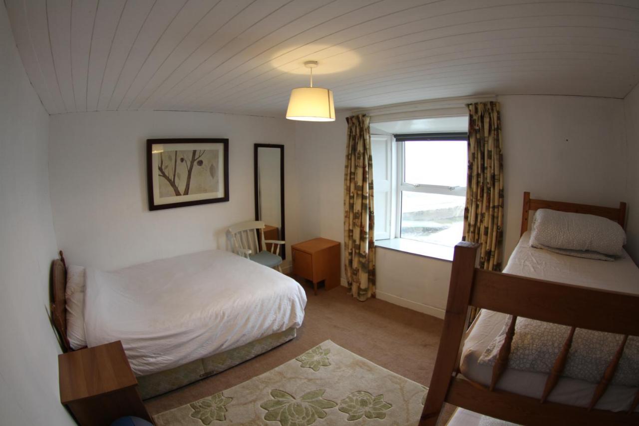 The Boathouse Lodge Hostel 번드런 외부 사진