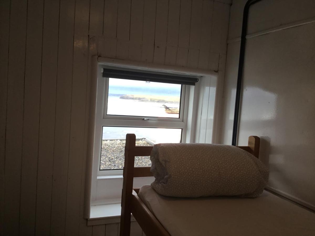 The Boathouse Lodge Hostel 번드런 외부 사진