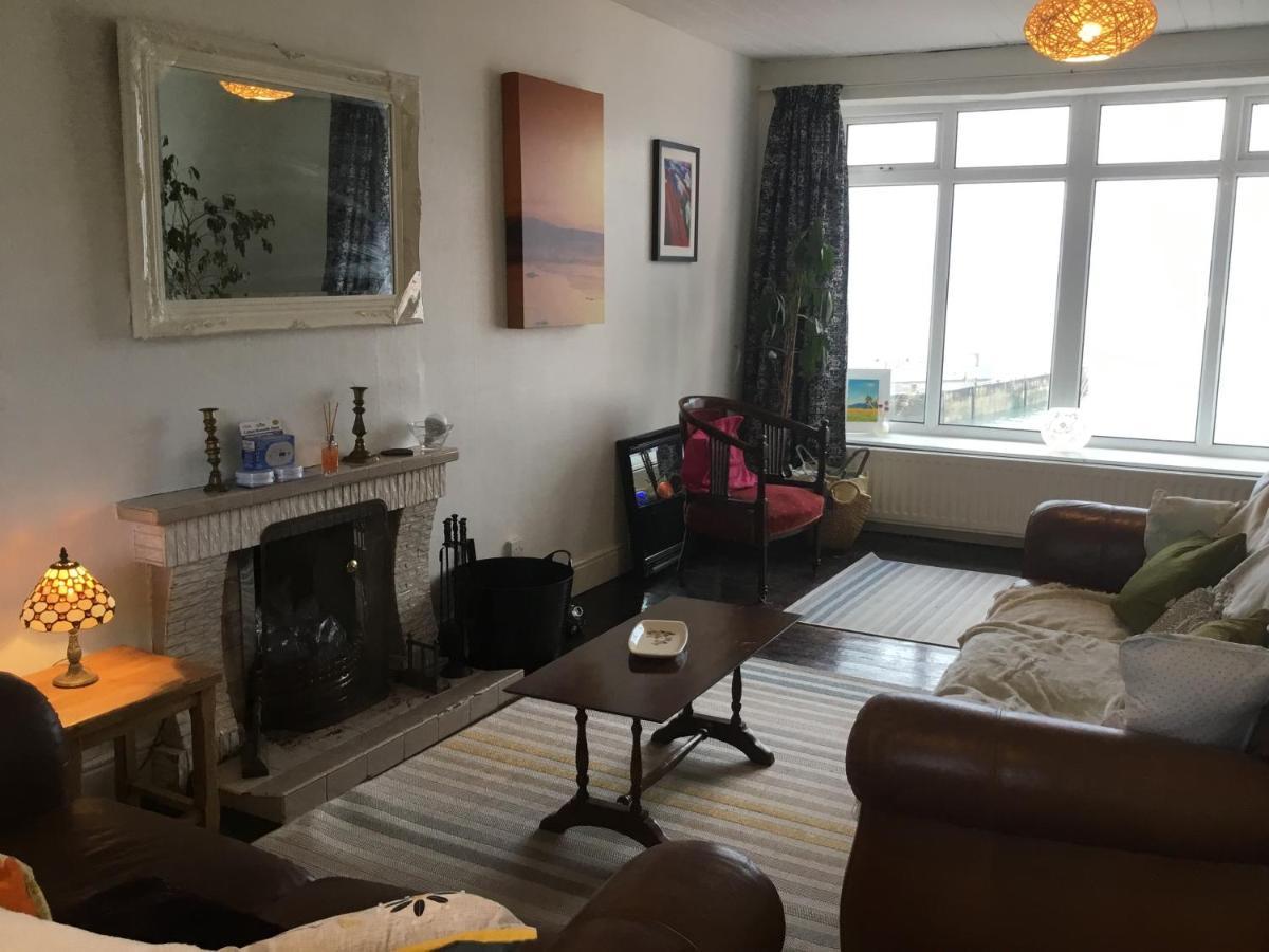 The Boathouse Lodge Hostel 번드런 외부 사진
